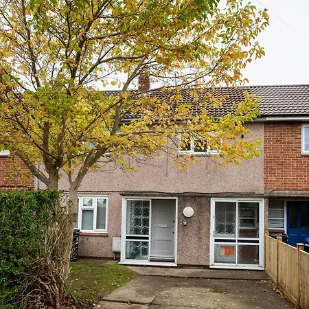 Free Parking Sleeps 7 Garden With Patio Gloucester Road Holiday home *