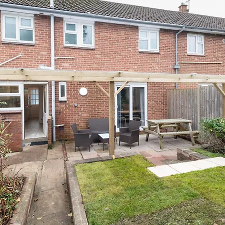 Free Parking Sleeps 7 Garden With Patio Gloucester Road