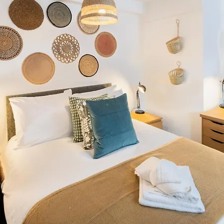 Free Parking Sleeps 7 Garden With Patio Gloucester Road Дом отдыха