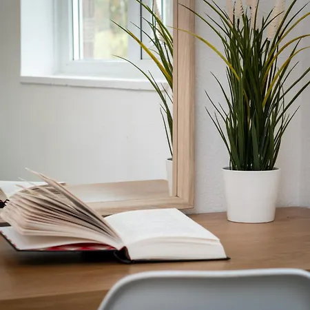 Free Parking Sleeps 7 Garden With Patio Gloucester Road