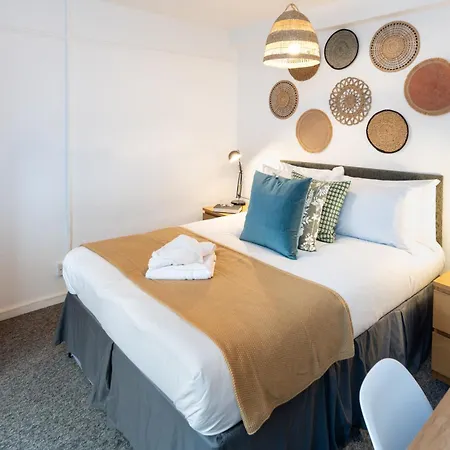 Free Parking Sleeps 7 Garden With Patio Gloucester Road Бристоль