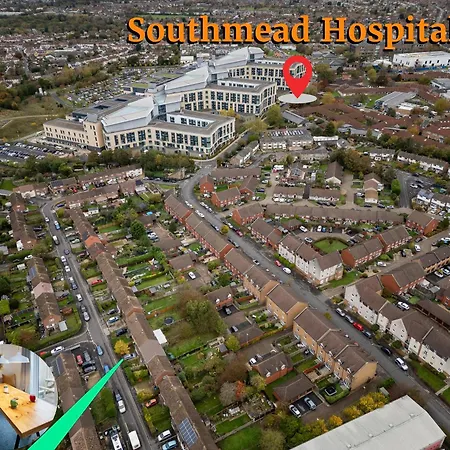 Nyaraló 4 Bedroom Contractor Near Southmead Hospital Airbus Rolls Royce Filton *