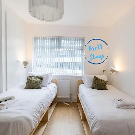 Free Parking Sleeps 7 Garden With Patio Gloucester Road Bristol