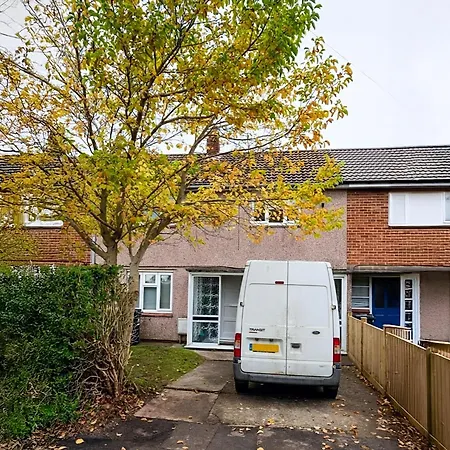 Free Parking Sleeps 7 Garden With Patio Gloucester Road *