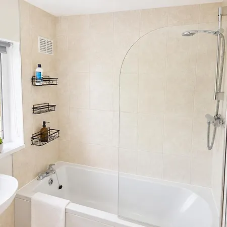 4 Bedroom Contractor Near Southmead Hospital Airbus Rolls Royce Filton Сasa de vacaciones