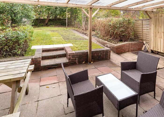 Free Parking Sleeps 7 Garden With Patio Gloucester Road Bristol