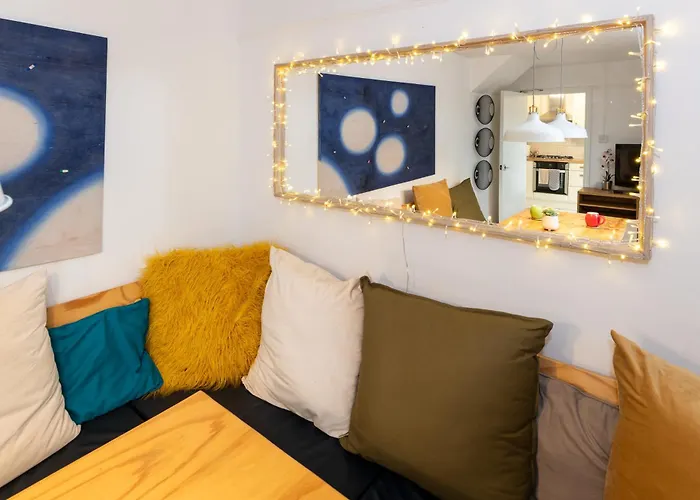 Free Parking Sleeps 7 Garden With Patio Gloucester Road * Bristol