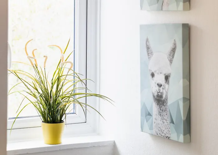 Holiday home Free Parking Sleeps 7 Garden With Patio Gloucester Road