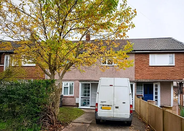 Free Parking Sleeps 7 Garden With Patio Gloucester Road *