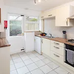 Free Parking Sleeps 7 Garden With Patio Gloucester Road