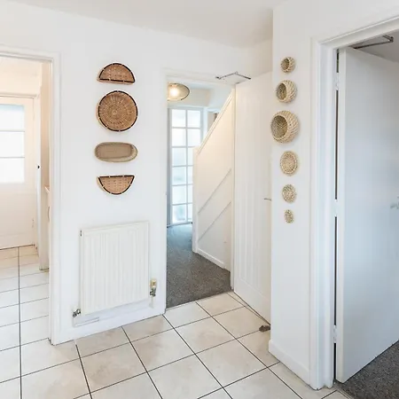 Free Parking Sleeps 7 Garden With Patio Gloucester Road