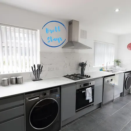 Free Parking Sleeps 7 Garden With Patio Gloucester Road